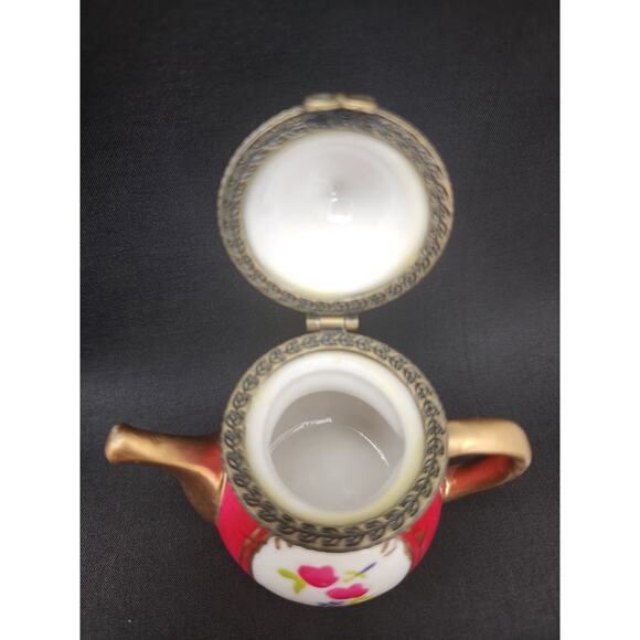Miniature Teapot trinket box with cute flowers painted on front - Picture 9 of 11